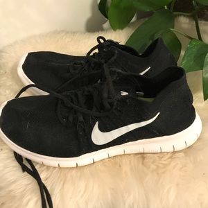 Women’s Nike Flyknit RN sneakers - fit like an 8.5